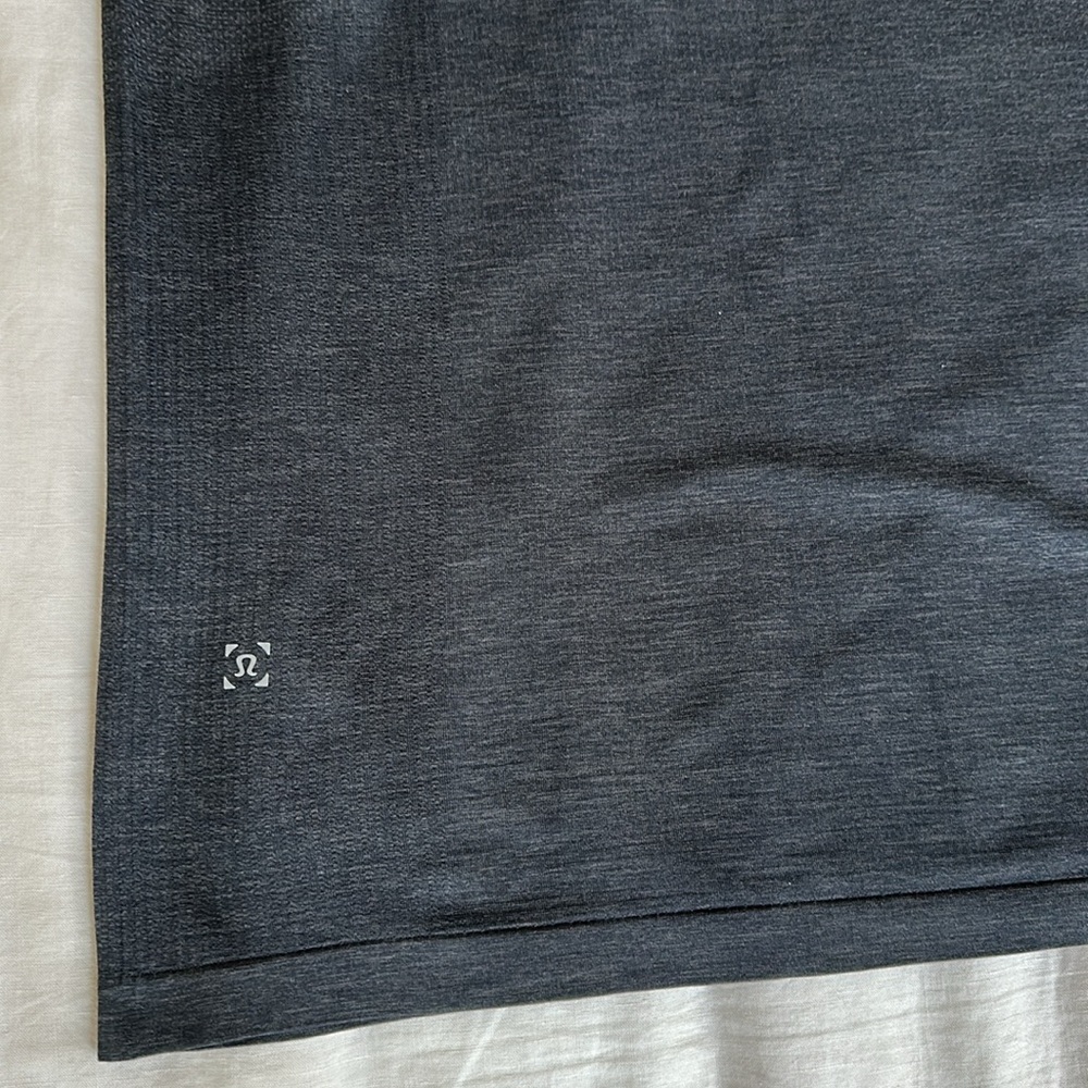 Lululemon Men's Dark Gray T-Shirt - Picture 3 of 4